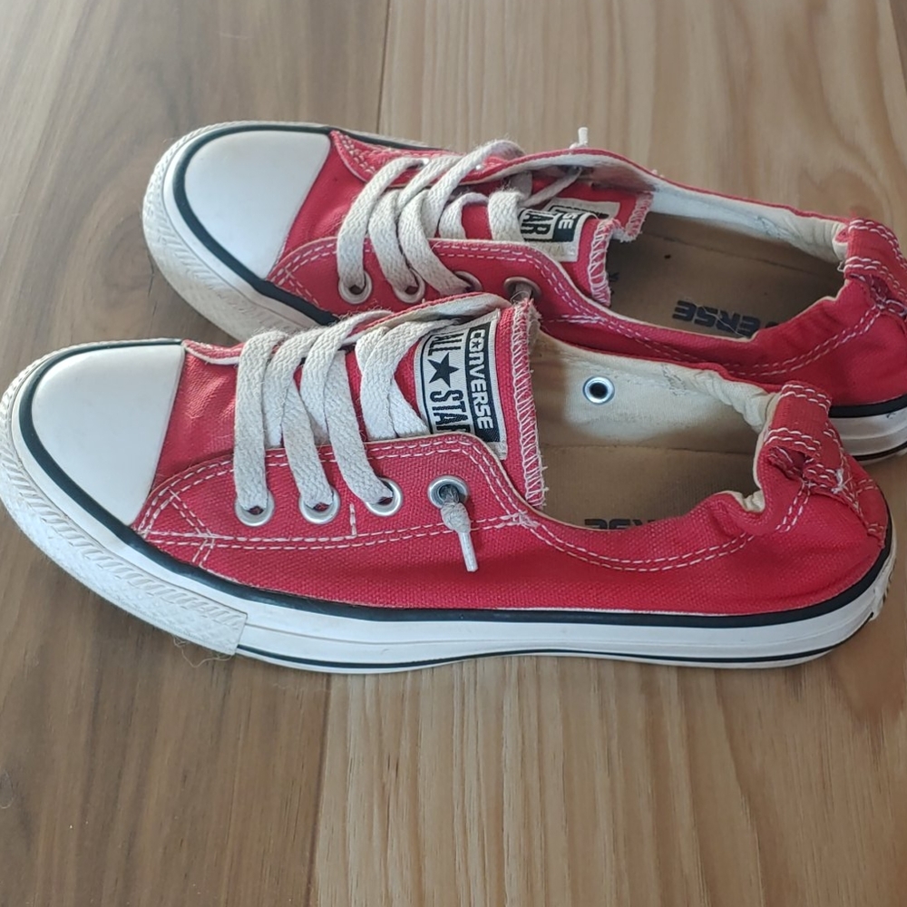 Red converse/chucks
